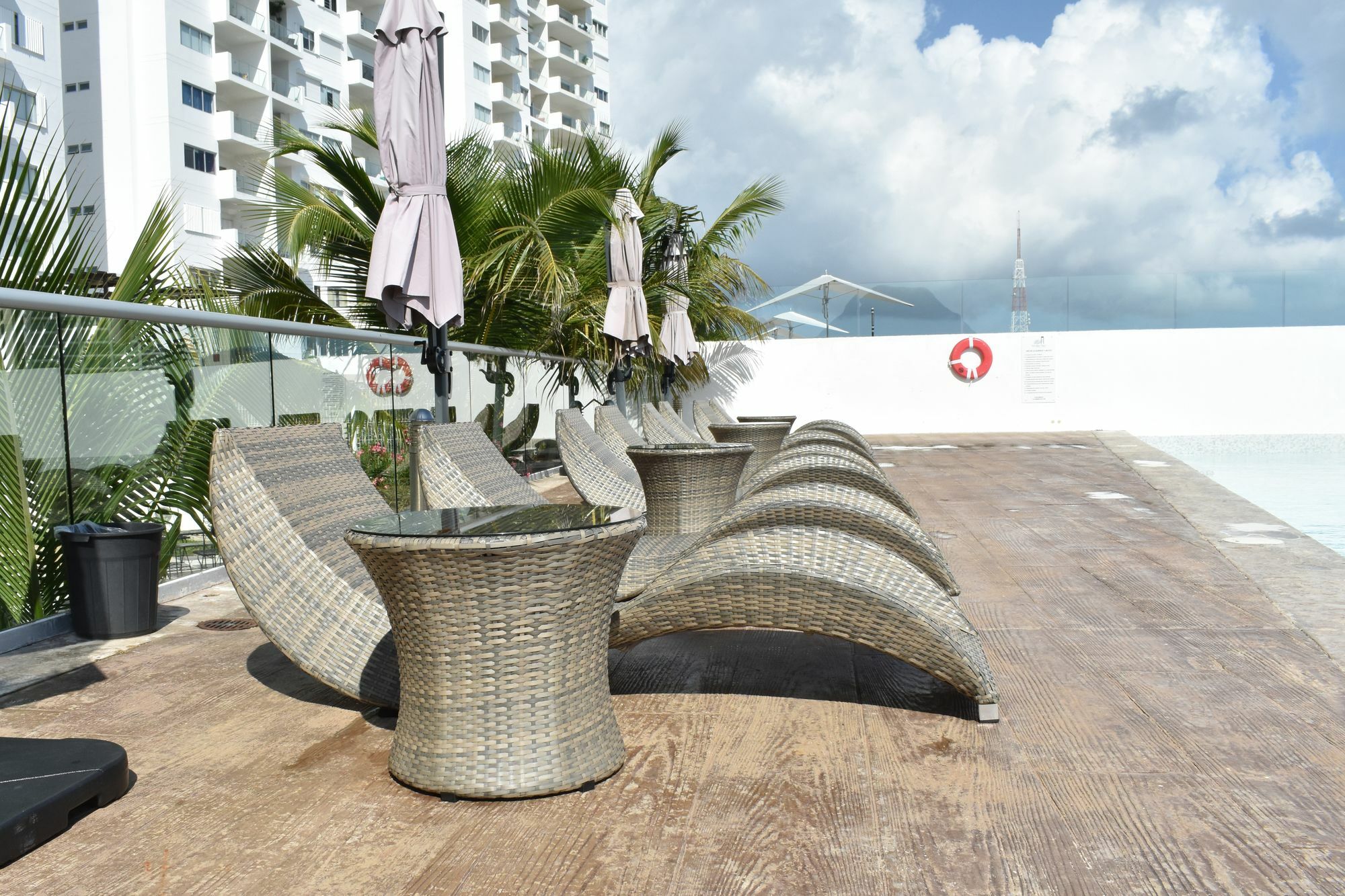 Barcelona Tower By Koox Luxury Collection Aparthotel Cancun Ngoại thất bức ảnh
